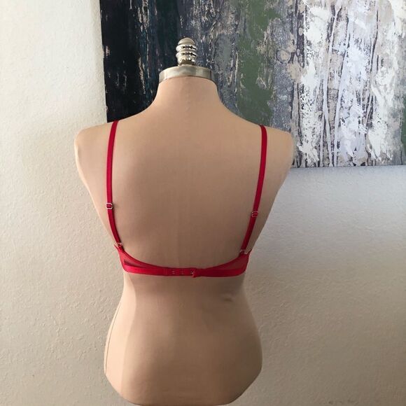 VICTORIA’S SECRET Very Sexy Red Crochet Lined Balconet Bra SIZE 32D - Picture 3 of 11